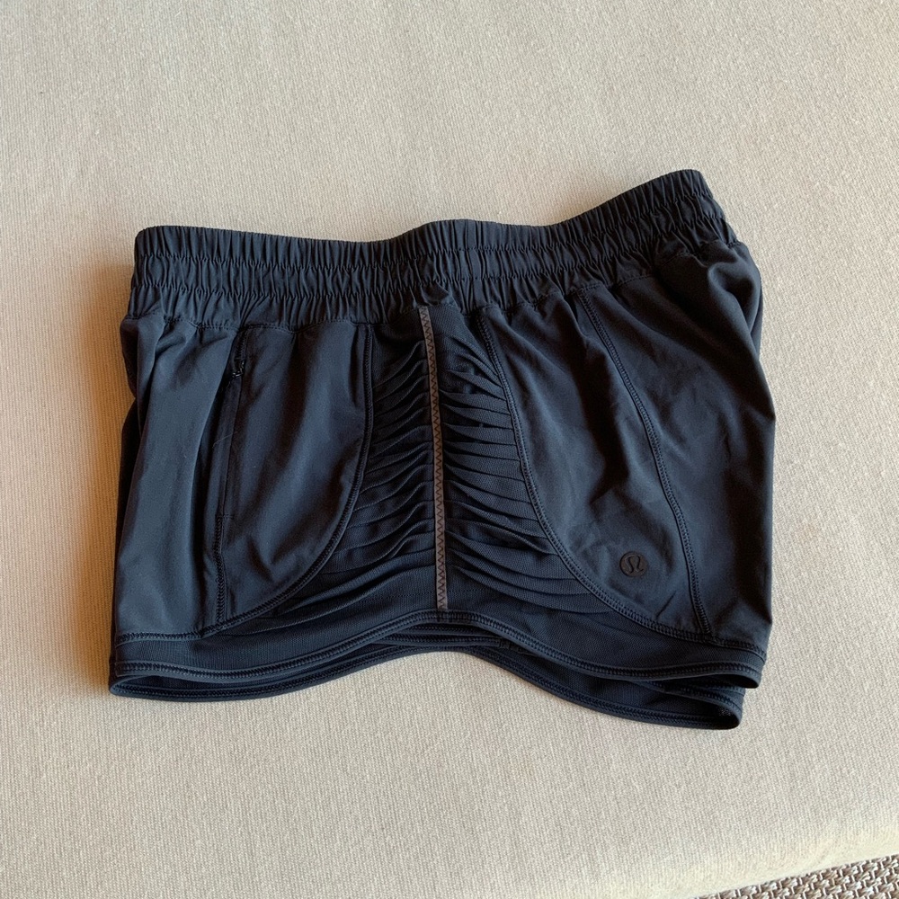 Lululemon Athletica Black size 8 Athletic Shorts - Picture 3 of 6